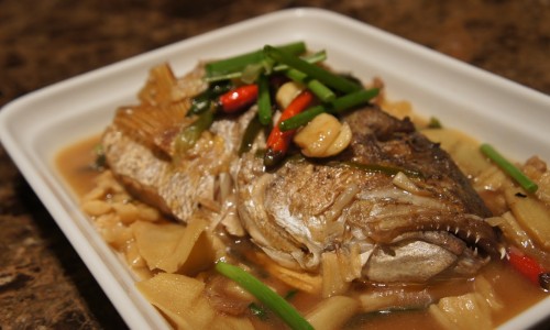 鸡煲姬松茸汤放什么料-鸡肉炖姬松茸菇的功效网 :分享鸡肉炖白萝卜的功效与作用-姬松茸菇煲鸡汤怎么知识